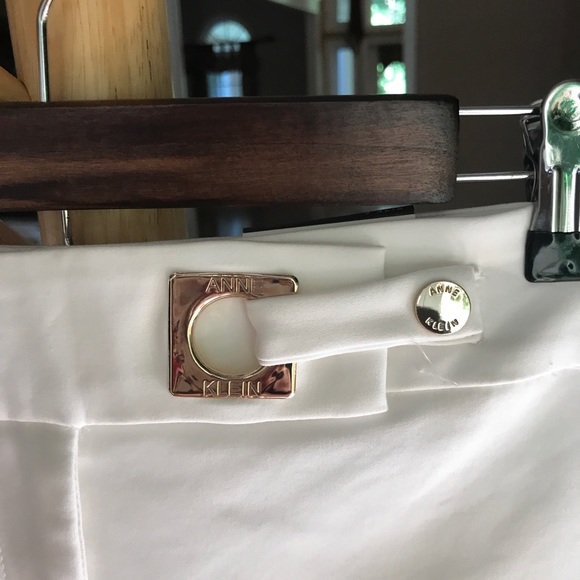 Anne Klein Cream Slacks Size 6 - Picture 2 of 4